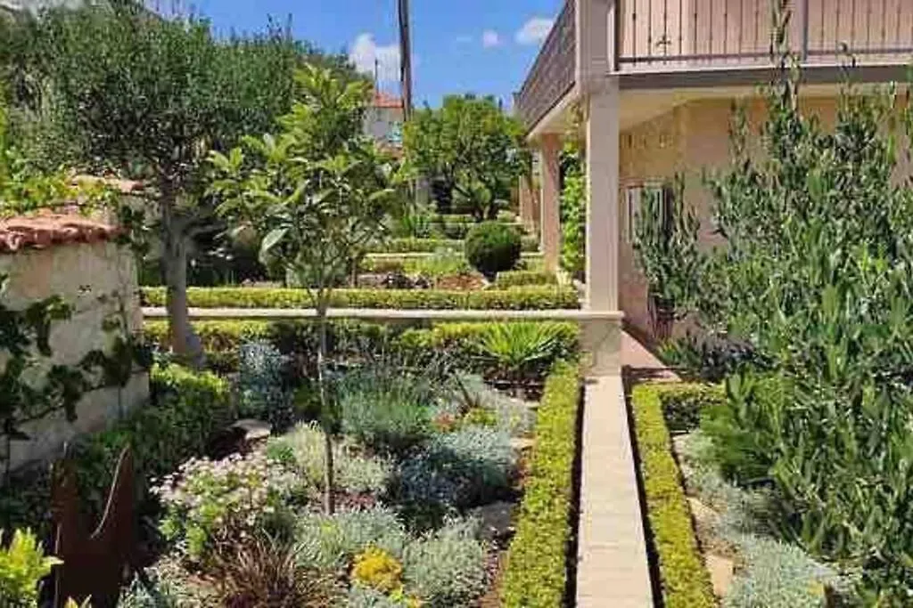 Villa Mala - Pool - Jacuzzi - 5 Min. Zum Meer Trogir