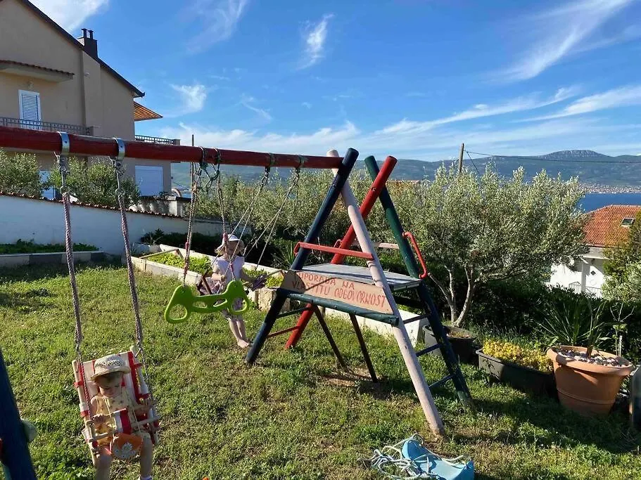 Villa Mala - Pool - Jacuzzi - 5 Min. Zum Meer Trogir