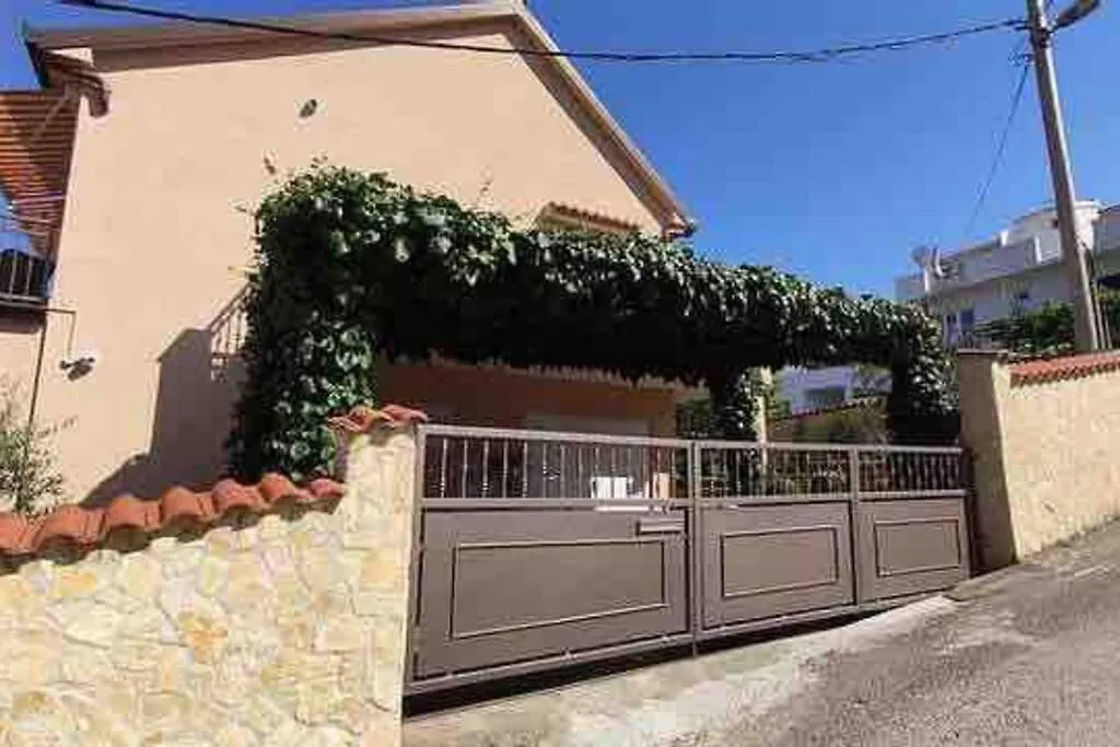 Villa Mala - Pool - Jacuzzi - 5 Min. Zum Meer Trogir Croatia